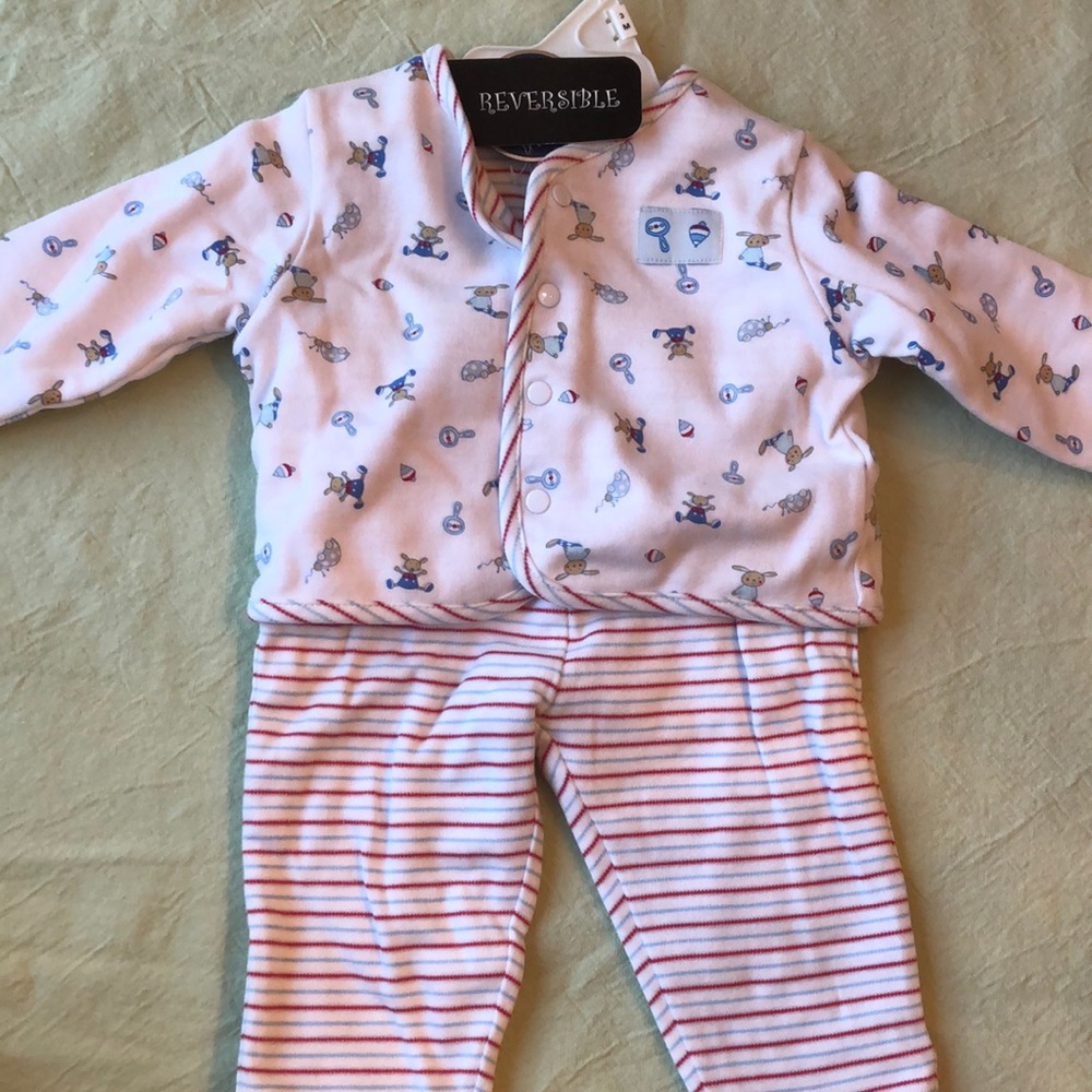 Reversible cotton baby outfit w/blanket